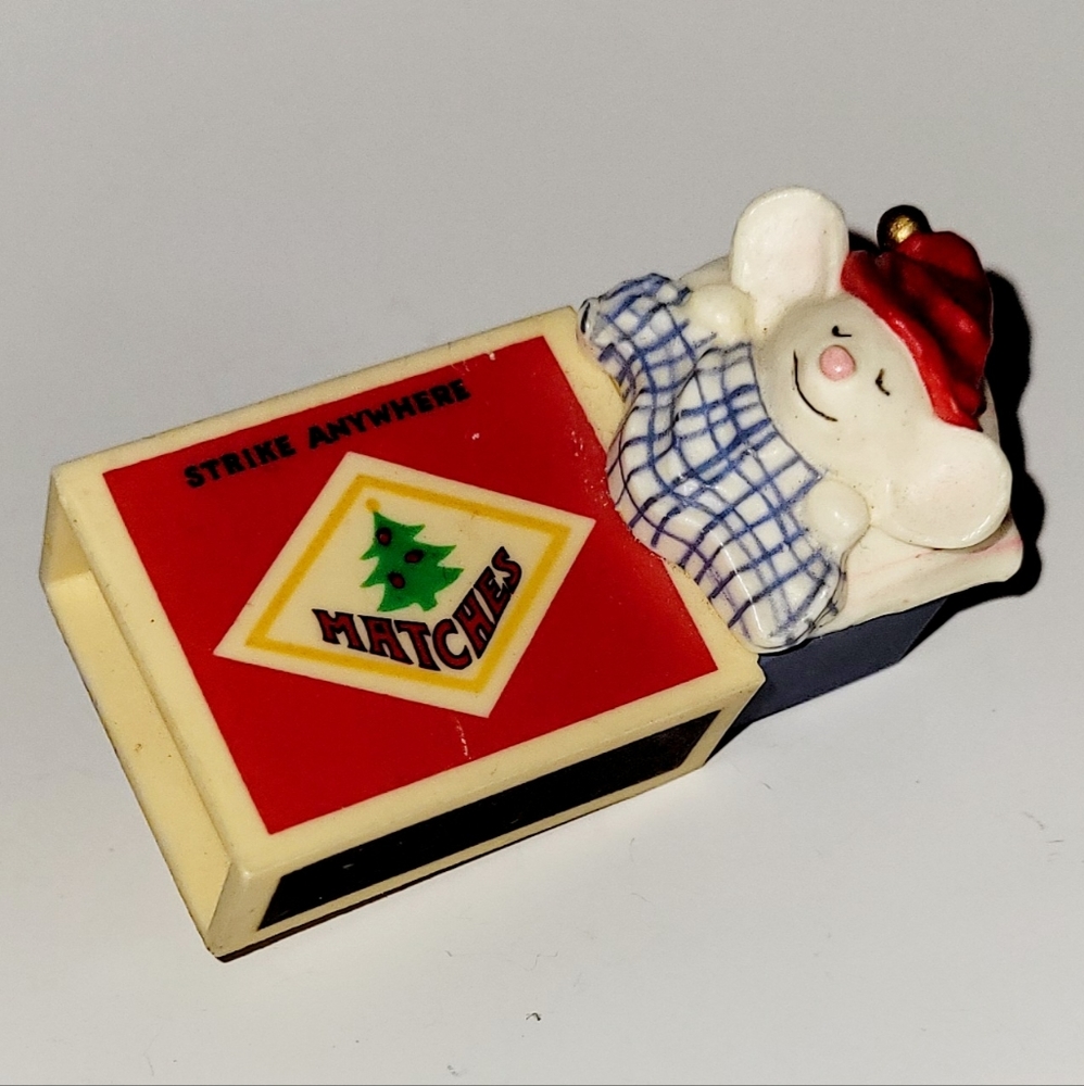 Vintage Hallmark 'A Matchless Christmas' 1979 Trimmer Clip-on Ornament